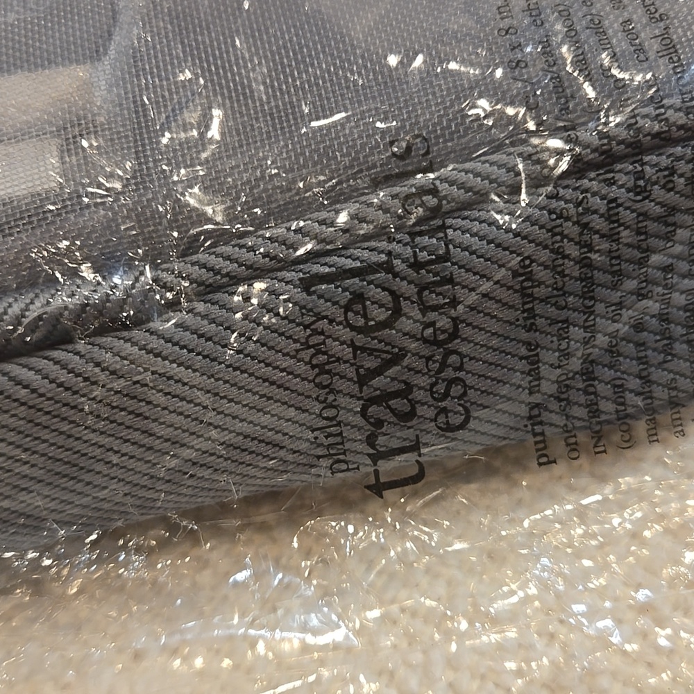 United Airlines Business First Class Amenity Kit - Philosophy Travel Essentials - Picture 4 of 6